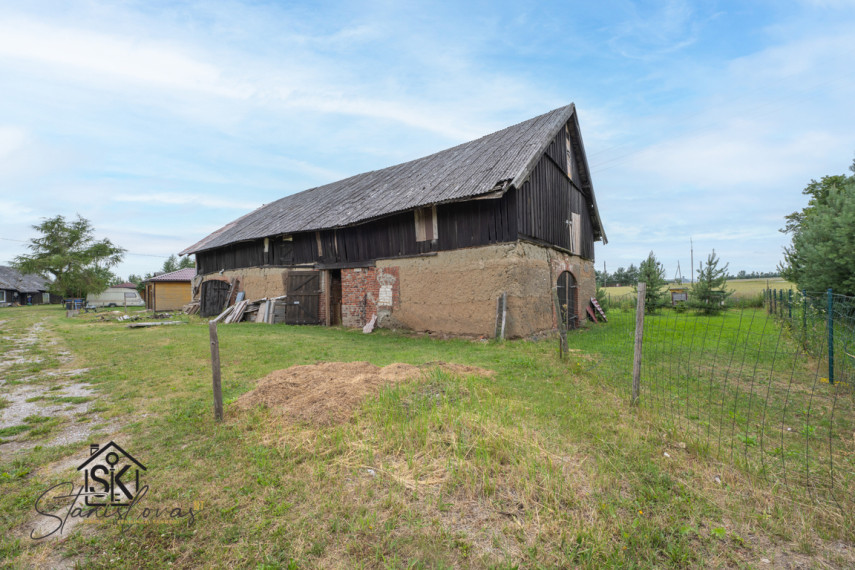 PARDUODAMA SODYBA SU PIRTIMI, NAUJOS STATYBOS GARAŽU IR 1.1835 HA ŽEMĖS UŽLIEKNIŲ K., ŠILUTĖS G. 82 26