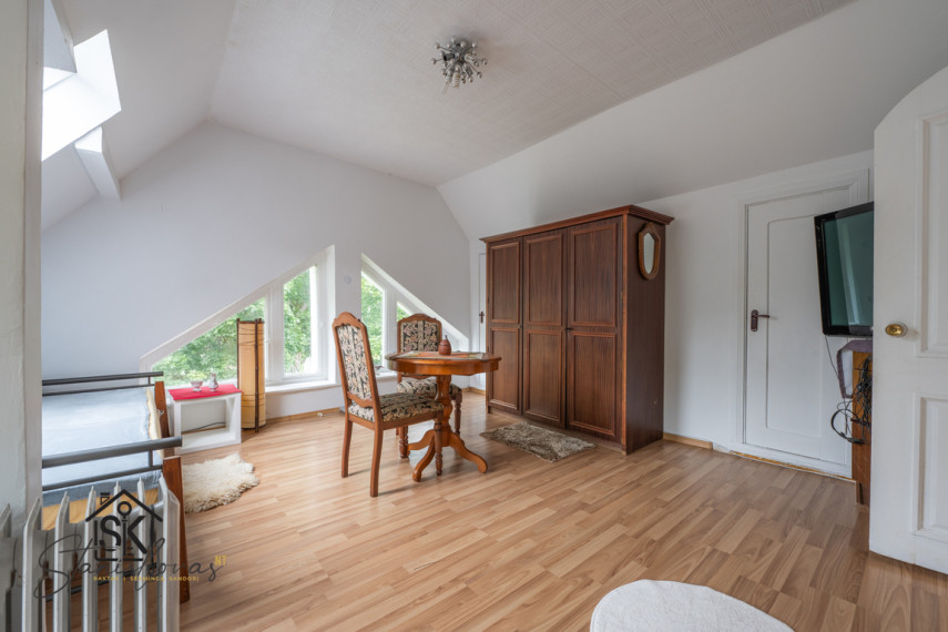 PARDUODAMA SODYBA IŠSKIRTINĖJE VIETOJE SU TVENKINIU IR 2.75 HA ŽEMĖS ŠILUTĖS R. SAV., NIKĖLŲ K. 17