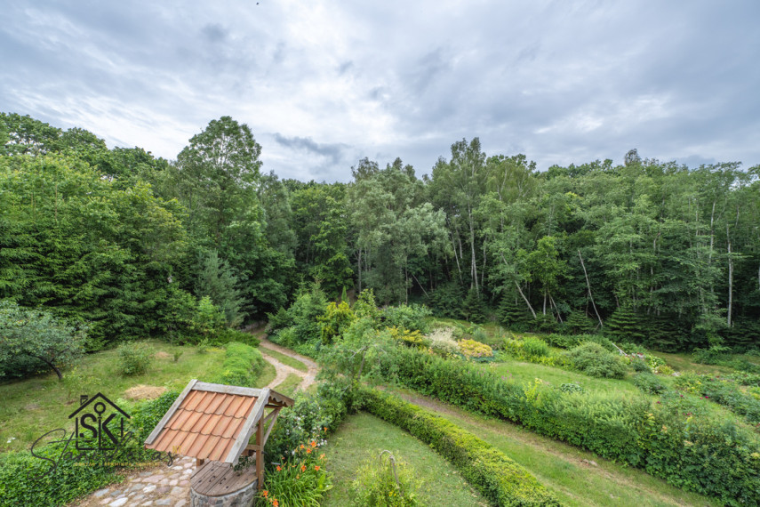 PARDUODAMA SODYBA IŠSKIRTINĖJE VIETOJE SU TVENKINIU IR 2.75 HA ŽEMĖS ŠILUTĖS R. SAV., NIKĖLŲ K. 29