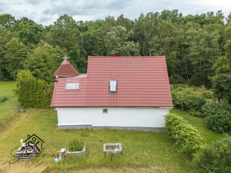 PARDUODAMA SODYBA IŠSKIRTINĖJE VIETOJE SU TVENKINIU IR 2.75 HA ŽEMĖS ŠILUTĖS R. SAV., NIKĖLŲ K. 38