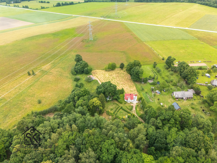 PARDUODAMA SODYBA IŠSKIRTINĖJE VIETOJE SU TVENKINIU IR 2.75 HA ŽEMĖS ŠILUTĖS R. SAV., NIKĖLŲ K. 44