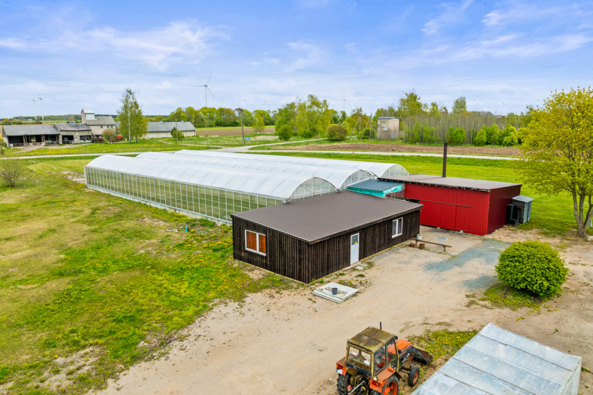 Parduodamos administracinės, gamybinės, kitos paskirties, paslaugų, prekybos, sandėliavimo patalpos Kretingos r. sav., Laukžemės k., Ilgoji g.3, 960 m2 ploto 3