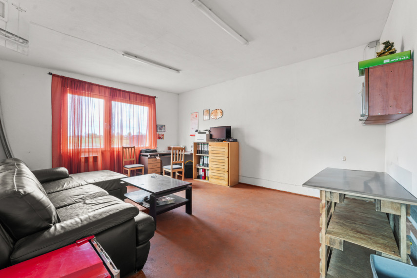Parduodamos administracinės, gamybinės, kitos paskirties, paslaugų, prekybos, sandėliavimo patalpos Kretingos r. sav., Laukžemės k., Ilgoji g.3, 960 m2 ploto 12