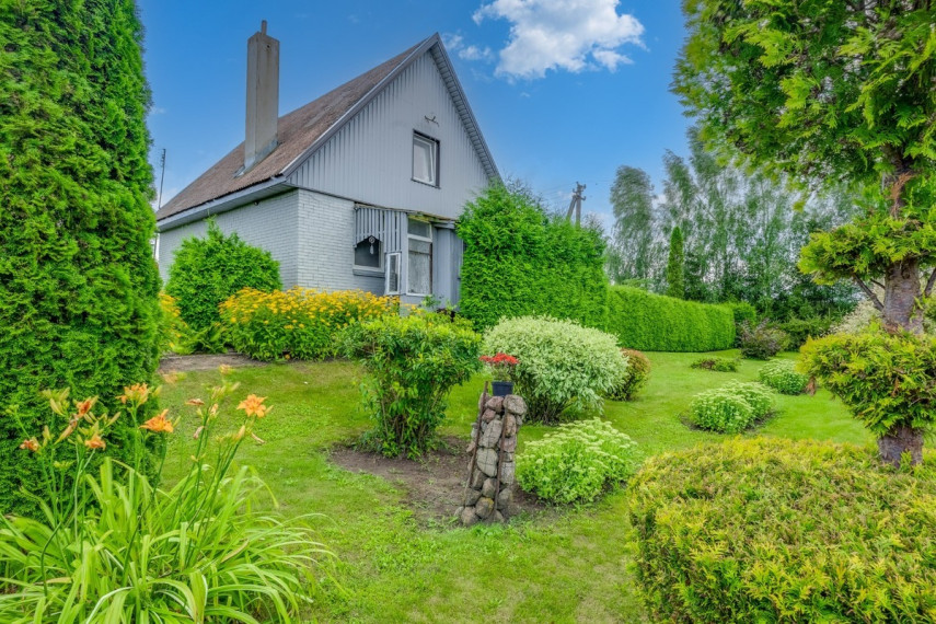 Parduodamas namas Kaštonų g., Agluonų k., Akmenės r. sav., 156.08 m2 ploto, 2 aukštai 8