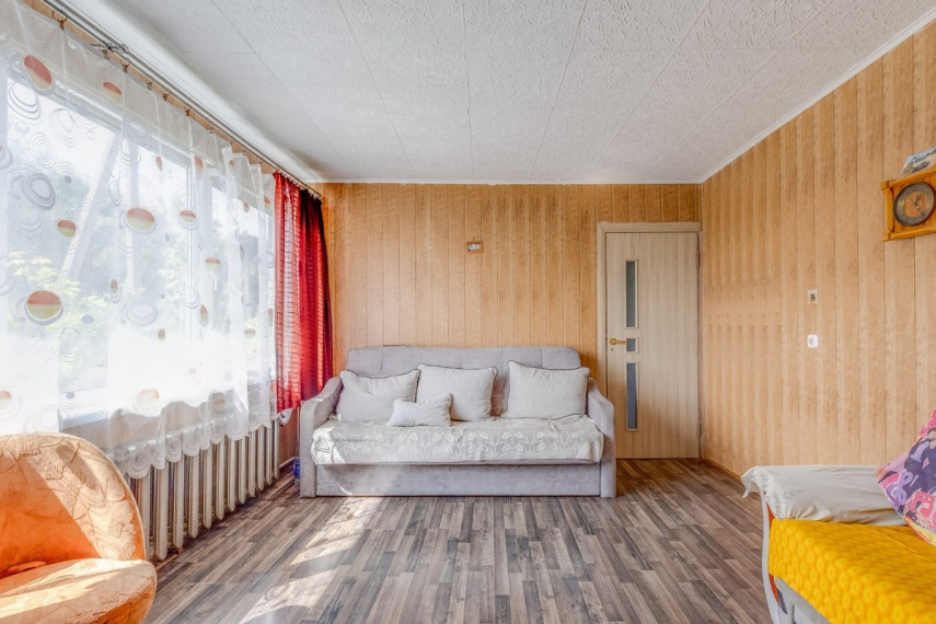 Parduodamas namas Kaštonų g., Agluonų k., Akmenės r. sav., 156.08 m2 ploto, 2 aukštai 20