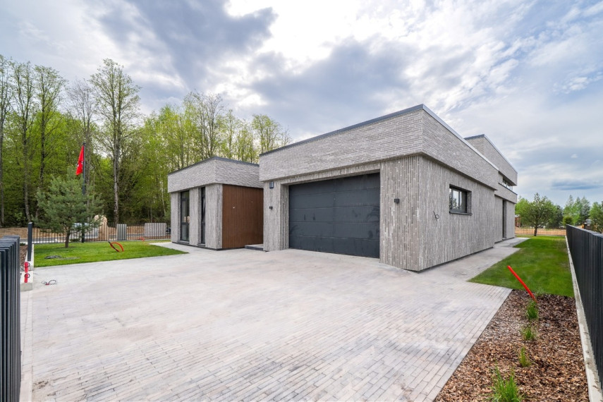 Parduodamas namas Astrų g., Lindiniškių k., Vilniaus r. sav., 216 m2 ploto, 1 aukštai 15