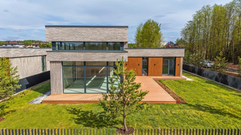 Parduodamas namas Astrų g., Lindiniškių k., Vilniaus r. sav., 216 m2 ploto, 1 aukštai 30