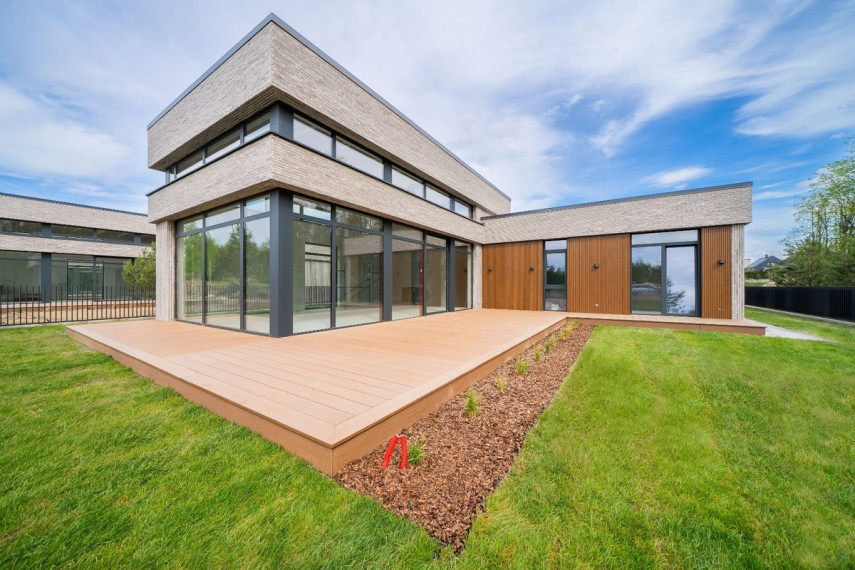 Parduodamas namas Jurginų g., Lindiniškių k., Vilniaus r. sav., 225 m2 ploto, 1 aukštai 18