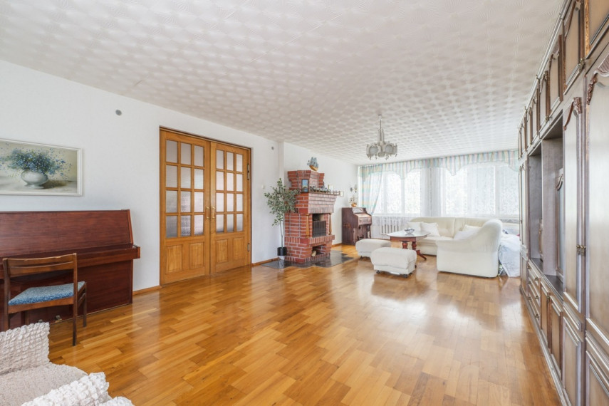 Parduodamas namas Liepojos g., Mažojo kaimelio, Klaipėdos m., Klaipėdos m. sav., 321.62 m2 ploto, 3 aukštai 11