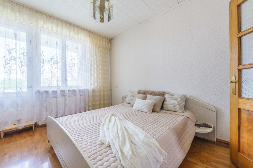 Parduodamas namas Liepojos g., Mažojo kaimelio, Klaipėdos m., Klaipėdos m. sav., 321.62 m2 ploto, 3 aukštai 23