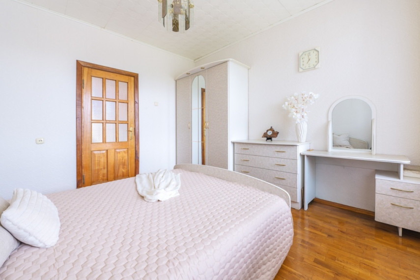 Parduodamas namas Liepojos g., Mažojo kaimelio, Klaipėdos m., Klaipėdos m. sav., 321.62 m2 ploto, 3 aukštai 25
