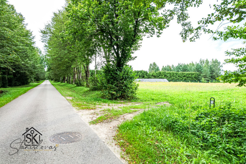 PARDUODAMI NAMŲ VALDOS ŽEMĖS SKLYPAI ŠILUTĖS RAJONE, MACIKŲ K., H.ZUDERMANO G. 20