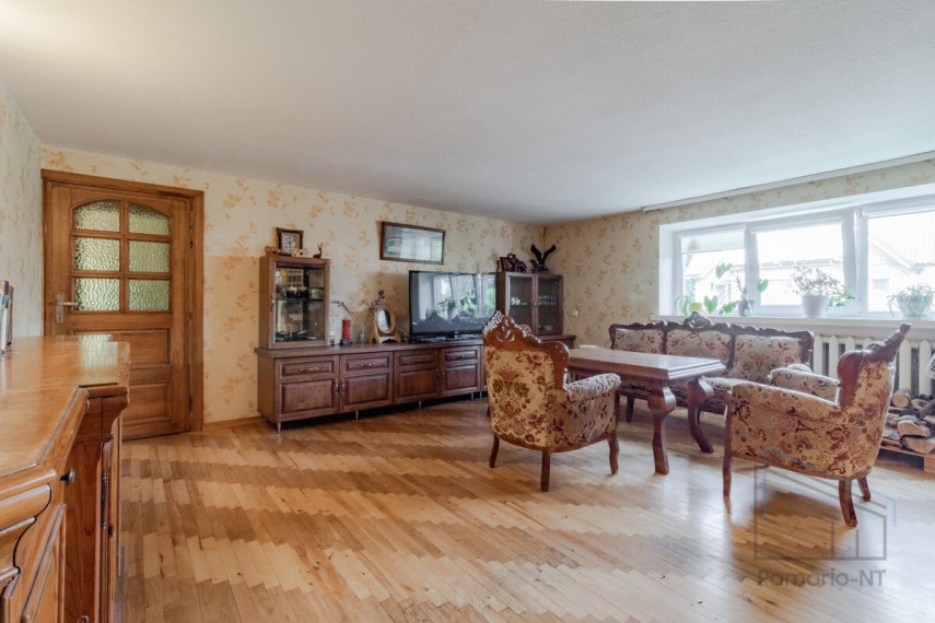 Parduodamas namas Veiviržėnų mstl., Klaipėdos r. sav., 358 m2 ploto, 2 aukštai 2