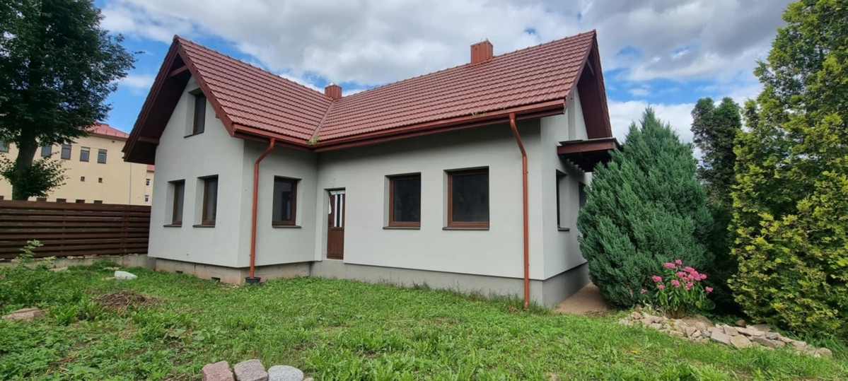 Parduodamas namas J. Biliūno g., Ukmergės m., Ukmergės r. sav., 186.92 m2 ploto, 2 aukštai 2