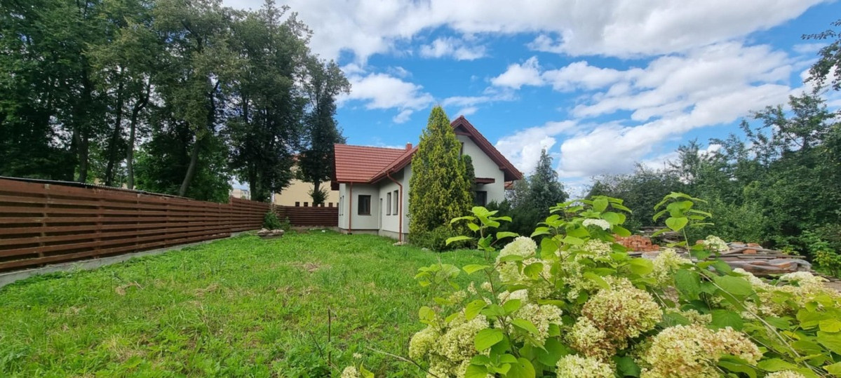 Parduodamas namas J. Biliūno g., Ukmergės m., Ukmergės r. sav., 186.92 m2 ploto, 2 aukštai 4