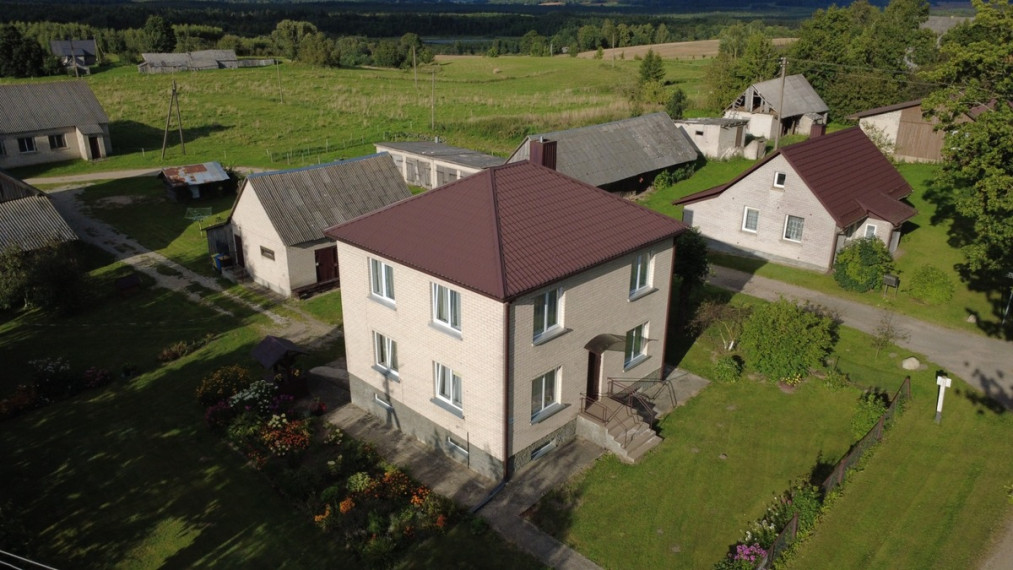 Parduodamas namas Dvaro g., Pakėvio k., Kelmės r. sav., 180.49 m2 ploto, 2 aukštai 3