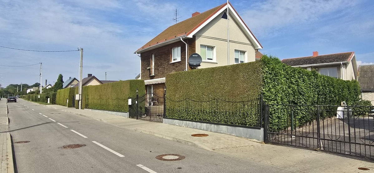 PARDUODAMAS IŠSKIRTINIS NAMAS BILIŪNO G., KĖDAINIUOSE 2