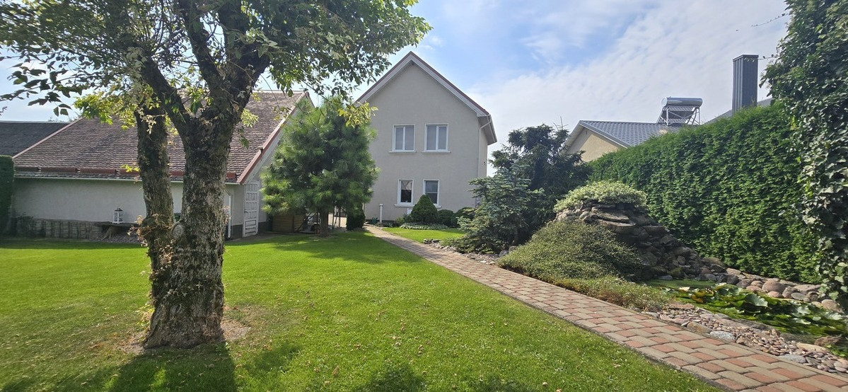 PARDUODAMAS IŠSKIRTINIS NAMAS BILIŪNO G., KĖDAINIUOSE 26