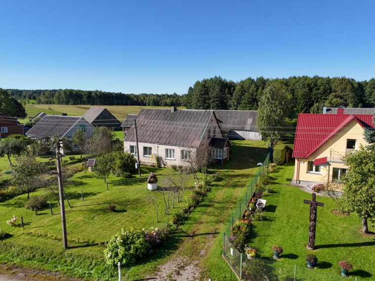 Parduodamas namas Kvyklių k., Utenos r. sav., 226.22 m² ploto 6 kambariai 1