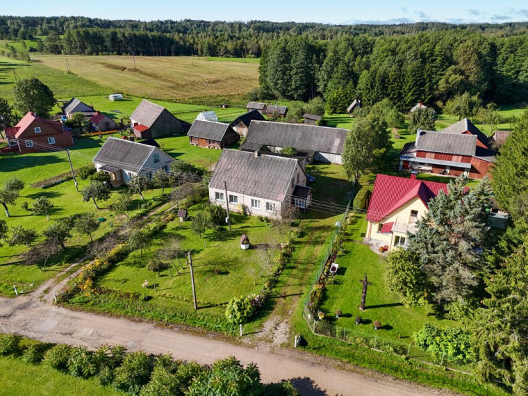 Parduodamas namas Kvyklių k., Utenos r. sav., 226.22 m² ploto 6 kambariai 2