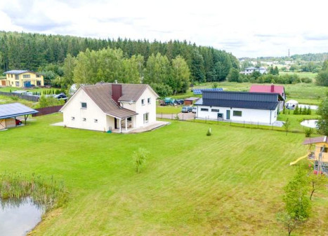 Parduodamas namas Medelyno g., Vėliučionių k., Vilniaus r. sav., 200.88 m² ploto 5 kambariai Parduodamas namas Medelyno g., Vėliučionių k., Vilniaus r. sav., 200.88 m² ploto 5 kambariai