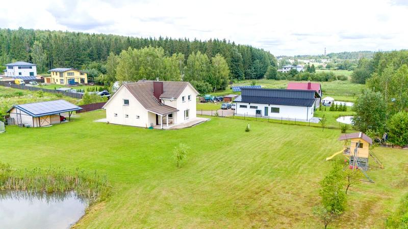 Parduodamas namas Medelyno g., Vėliučionių k., Vilniaus r. sav., 200.88 m² ploto 5 kambariai 1