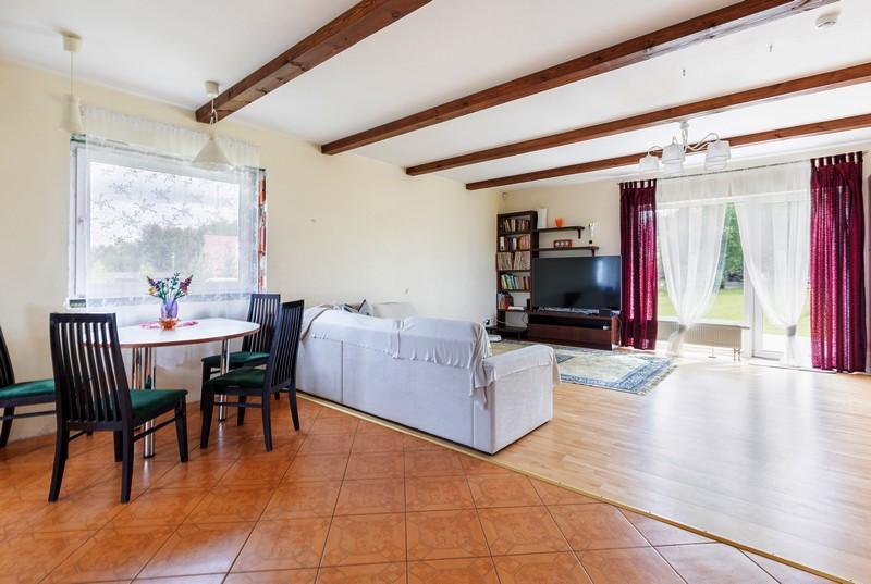 Parduodamas namas Medelyno g., Vėliučionių k., Vilniaus r. sav., 200.88 m² ploto 5 kambariai 4