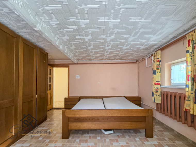 PARDUODAMAS GYVENAMASIS NAMAS SU ŪKINIU PASTATU ŠILUTĖJE, NENDRIŲ G. 7 23