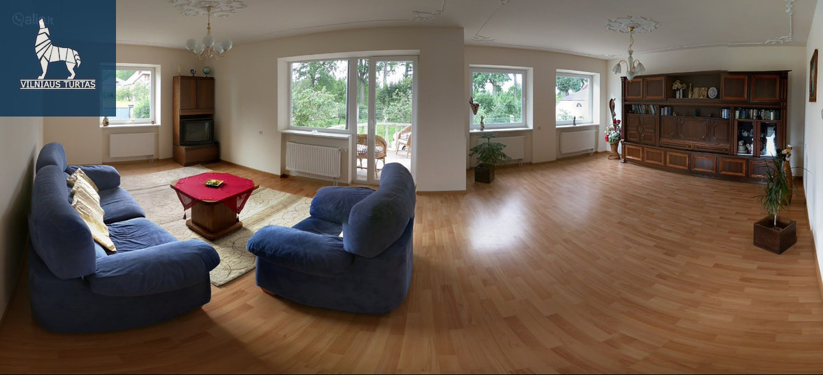 Parduodamas namas Jurbarko r. sav., Smalininkų k., Intako g., 298 m2 ploto, 2 aukštai 6