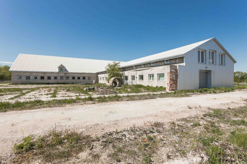 Nuomojamos administracinės, gamybinės, kitos paskirties, sandėliavimo patalpos Pakalnės g., Algirdų k., Ukmergės r. sav., 1000 m2 ploto 28