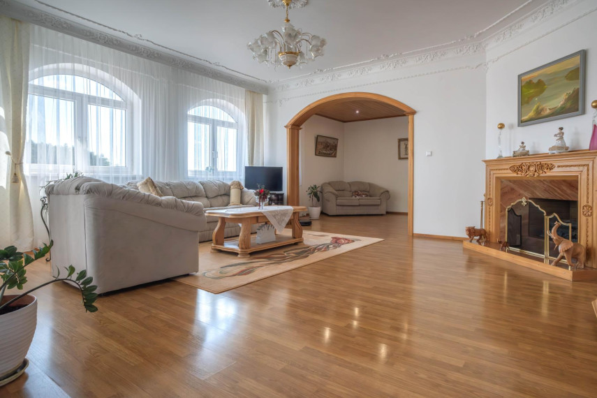 Parduodamas namas Turistų g., Likiškiai, Alytaus m., Alytaus m. sav., 396.00 m² ploto 6 kambariai 18