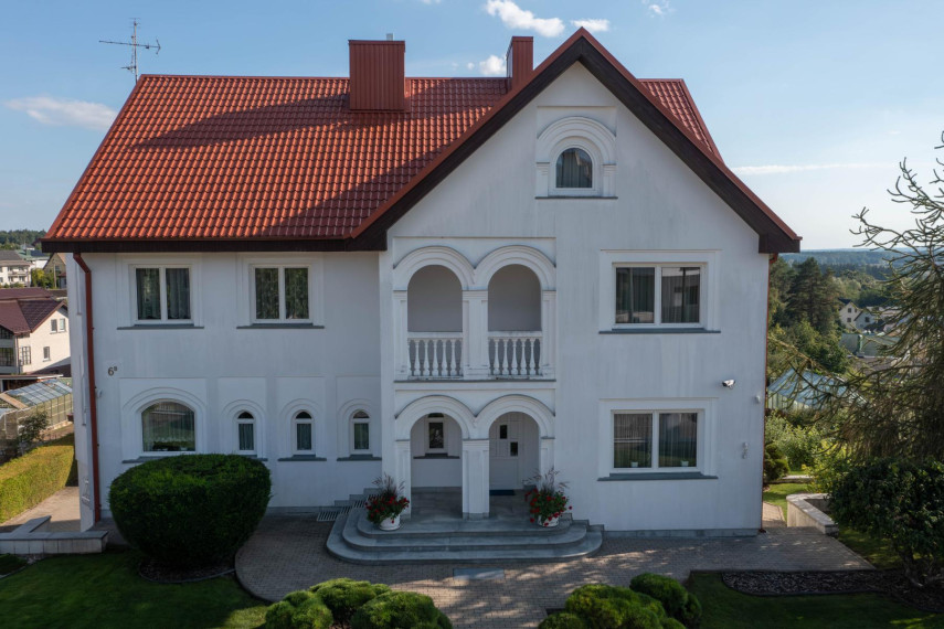 Parduodamas namas Turistų g., Likiškiai, Alytaus m., Alytaus m. sav., 396.00 m² ploto 6 kambariai 4