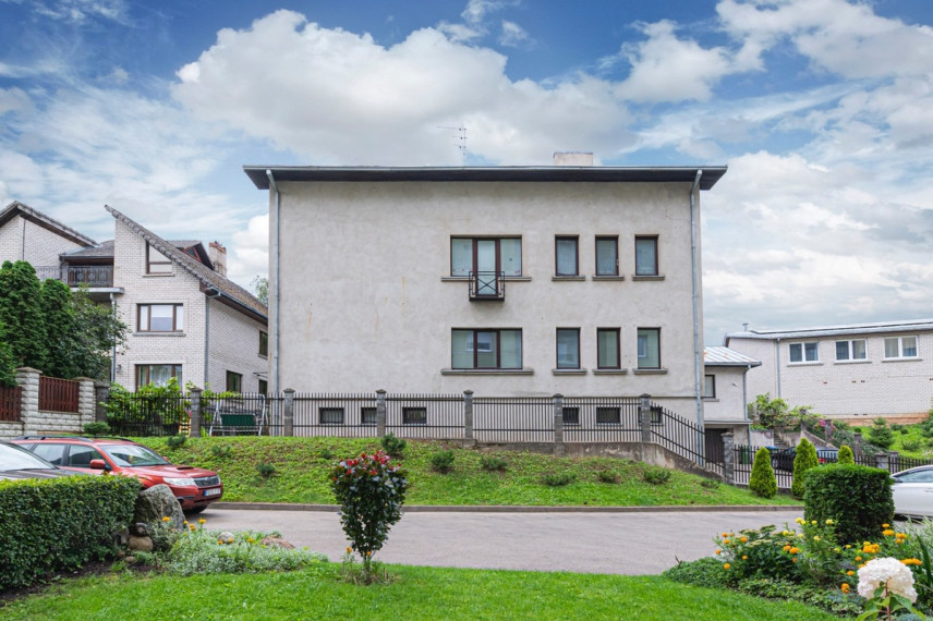 Parduodamas namas Saulės g., Žaliakalnis, Kauno m., Kauno m. sav., 791.29 m2 ploto, 3 aukštai 2