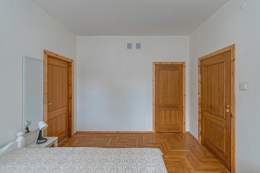 Parduodamas namas Saulės g., Žaliakalnis, Kauno m., Kauno m. sav., 791.29 m2 ploto, 3 aukštai 15