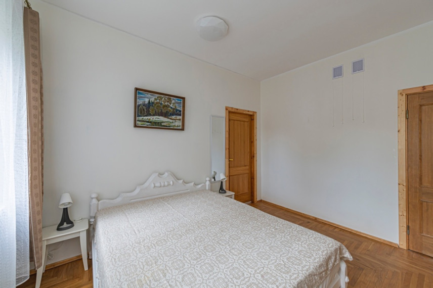 Parduodamas namas Saulės g., Žaliakalnis, Kauno m., Kauno m. sav., 791.29 m2 ploto, 3 aukštai 16