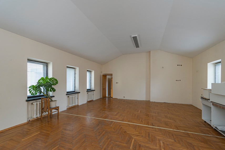 Parduodamas namas Saulės g., Žaliakalnis, Kauno m., Kauno m. sav., 791.29 m2 ploto, 3 aukštai 20