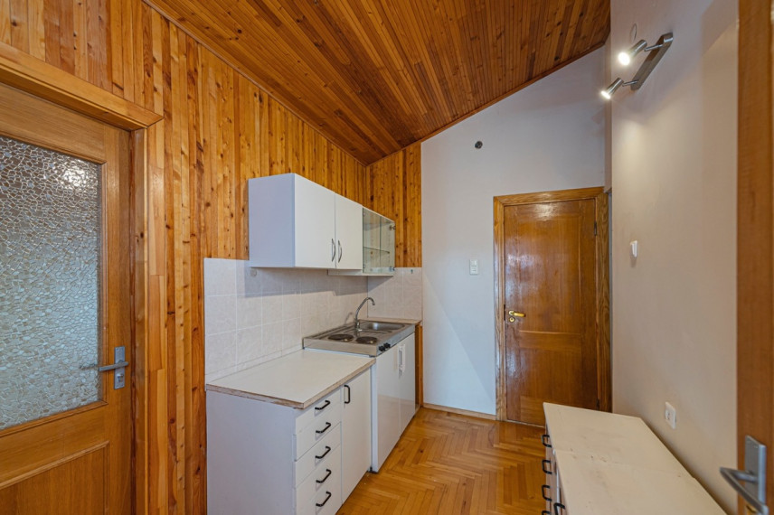 Parduodamas namas Saulės g., Žaliakalnis, Kauno m., Kauno m. sav., 791.29 m2 ploto, 3 aukštai 44