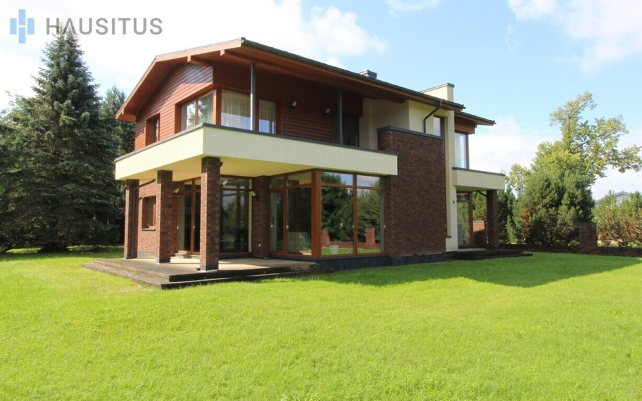 Parduodamas namas Pajuostės pl., Panevėžyje, 234.93 kv.m ploto, 2 aukštai 2