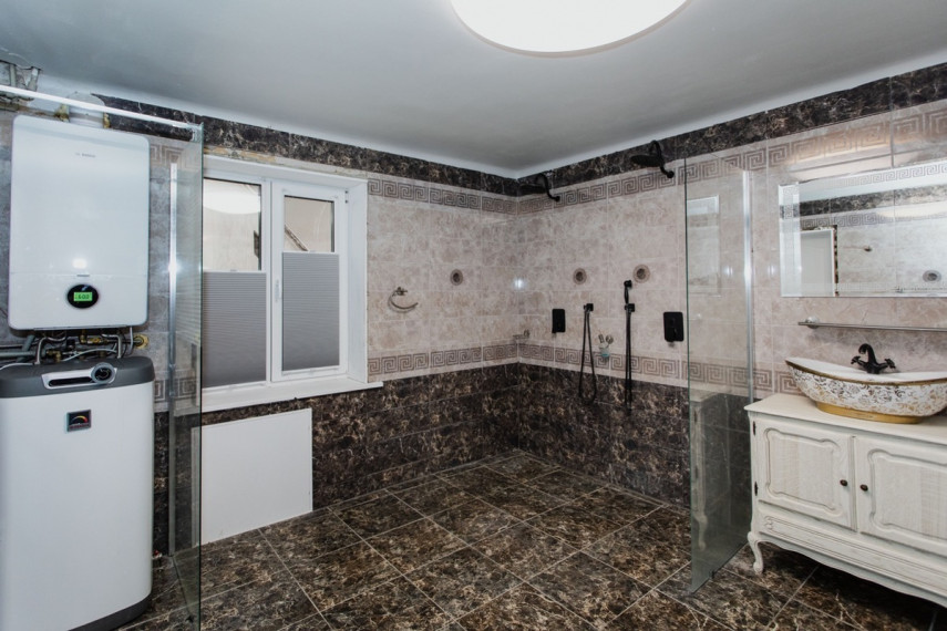 Parduodamas namas Kupiškio r. sav., Kupiškio m., šimtmečio g., 149.49 m2 ploto, 2 aukštai 4