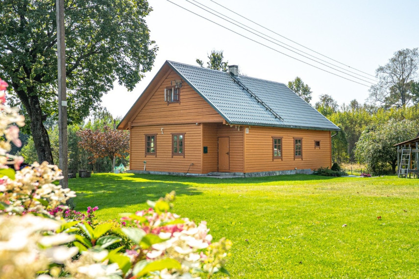 Parduodamas namas Ažubalio k., Švenčionių r. sav., 315 m2 ploto, 2 aukštai 3