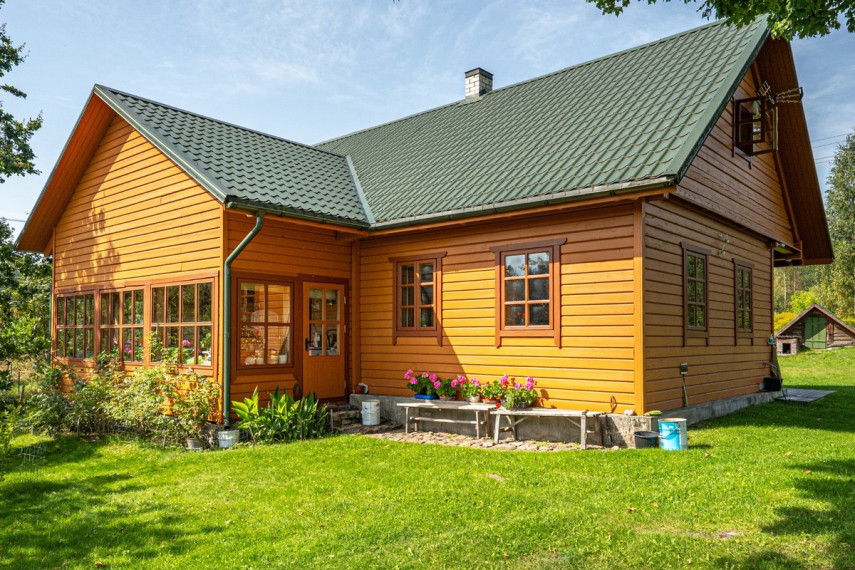 Parduodamas namas Ažubalio k., Švenčionių r. sav., 315 m2 ploto, 2 aukštai 12
