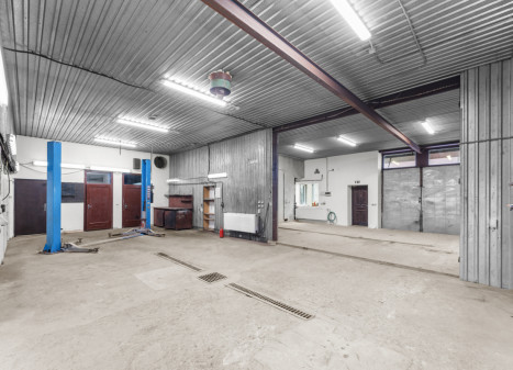Nuomojamos gamybinės, kitos paskirties, paslaugų, prekybos, sandėliavimo patalpos Užmiesčio g., Gargždų m., Klaipėdos r. sav., 496.48 m2 ploto Nuomojamos gamybinės, kitos paskirties, paslaugų, prekybos, sandėliavimo patalpos Užmiesčio g., Gargždų m., Klaipėdos r. sav., 496.48 m2 ploto