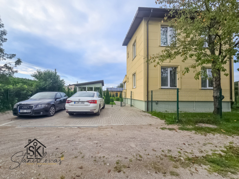 PARDUODAMAS SODO NAMAS SU ŪKINIU PASTATU KUMPONUOSE, ELNIŲ TAK. 5 40