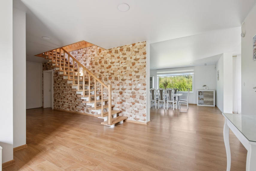 Parduodamas namas Plačioji g., Žodiškių k., Vilniaus r. sav., 198 m2 ploto, 2 aukštai 2
