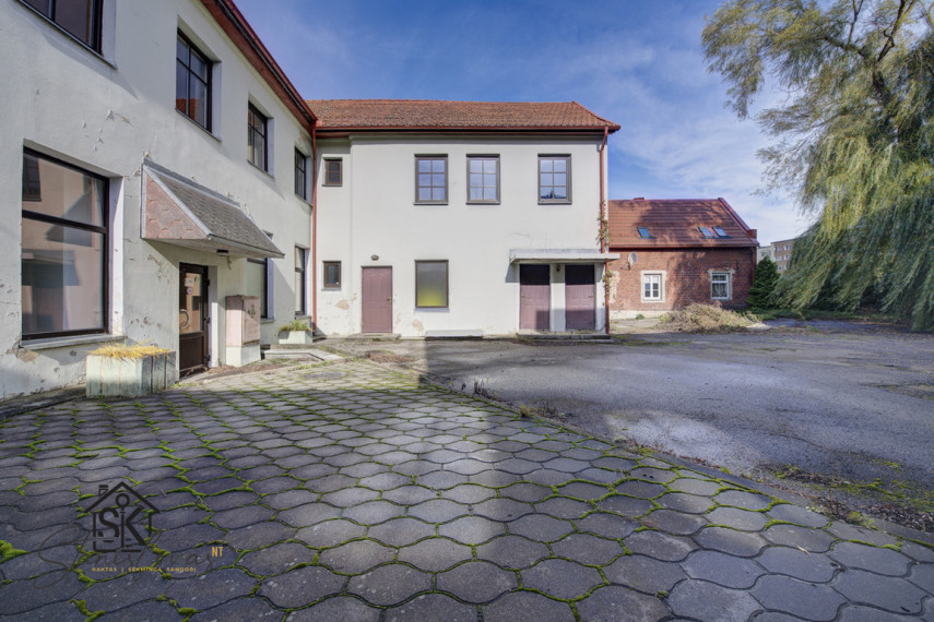 PARDUODAMI DU PASTATAI, KURIUOSE GALIMA ĮRENGTI BUTUS IR PATALPAS M. JANKAUS G. 4, ŠILUTĖJE 45