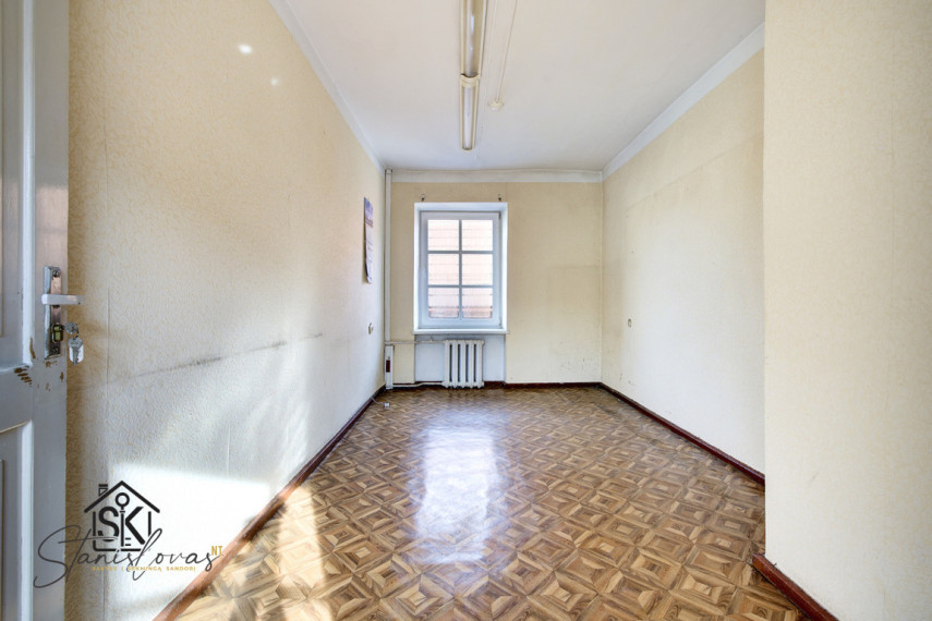 PARDUODAMI DU PASTATAI, KURIUOSE GALIMA ĮRENGTI BUTUS IR PATALPAS M. JANKAUS G. 4, ŠILUTĖJE 52