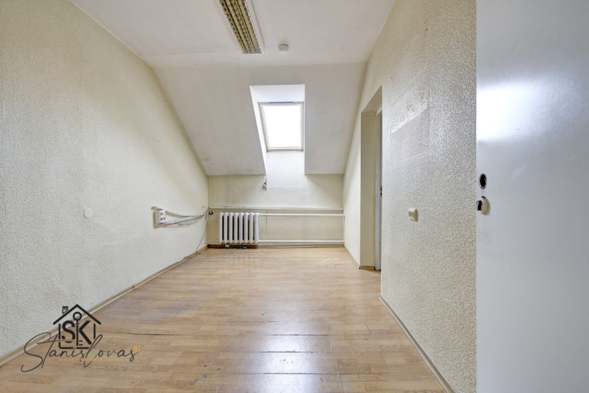 PARDUODAMI DU PASTATAI, KURIUOSE GALIMA ĮRENGTI BUTUS IR PATALPAS M. JANKAUS G. 4, ŠILUTĖJE 56