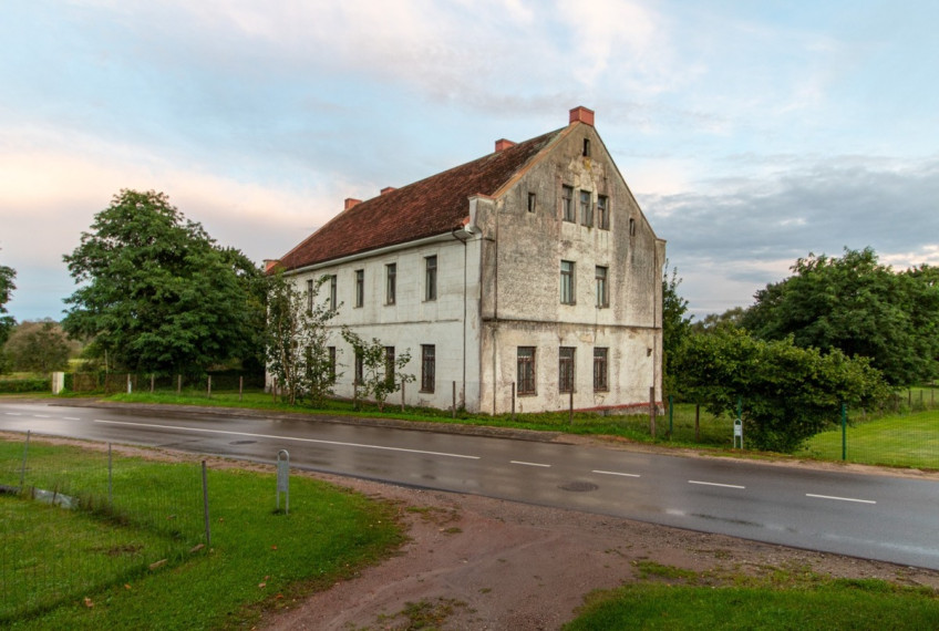 Parduodamos administracinės, gamybinės, kitos paskirties, paslaugų, prekybos patalpos Nemuno g., Smalininkų m., Jurbarko r. sav., 545.83 m2 ploto 3
