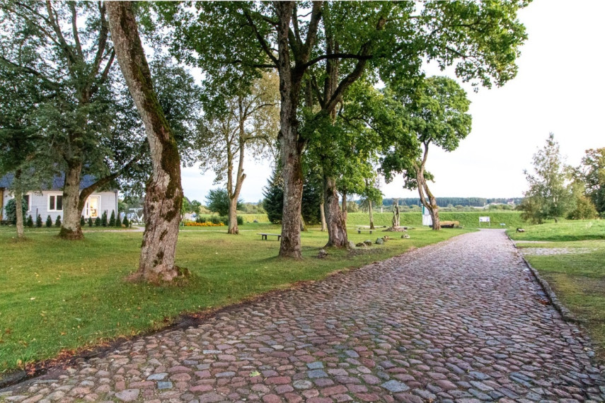 Parduodamos administracinės, gamybinės, kitos paskirties, paslaugų, prekybos patalpos Nemuno g., Smalininkų m., Jurbarko r. sav., 545.83 m2 ploto 18
