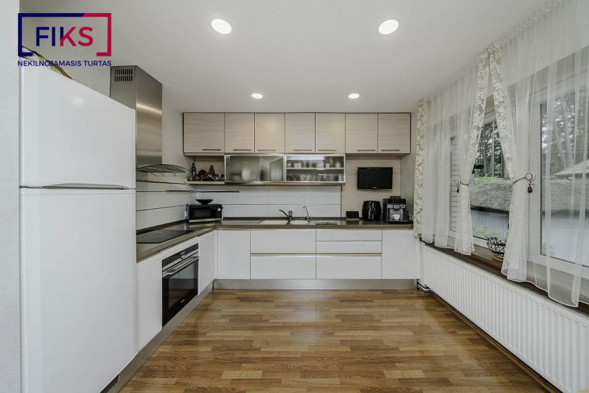 Parduodamas namas Kerupės g., Zapyškio mstl., Kauno r. sav., 324.88 m² ploto 4 kambariai 12